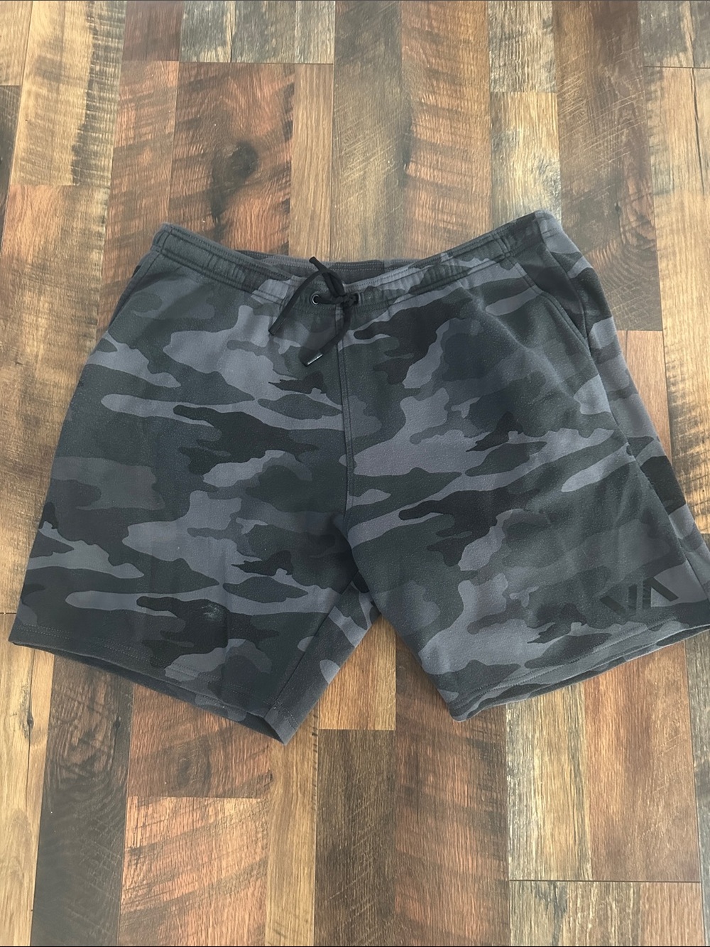 RVCA Men's Black & Gray Camo Athletic Shorts